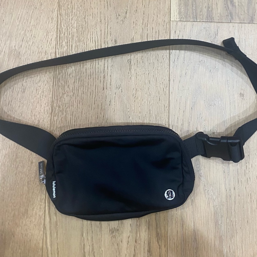 Lululemon belt bag